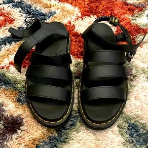 Platform Dr Marten Sandals